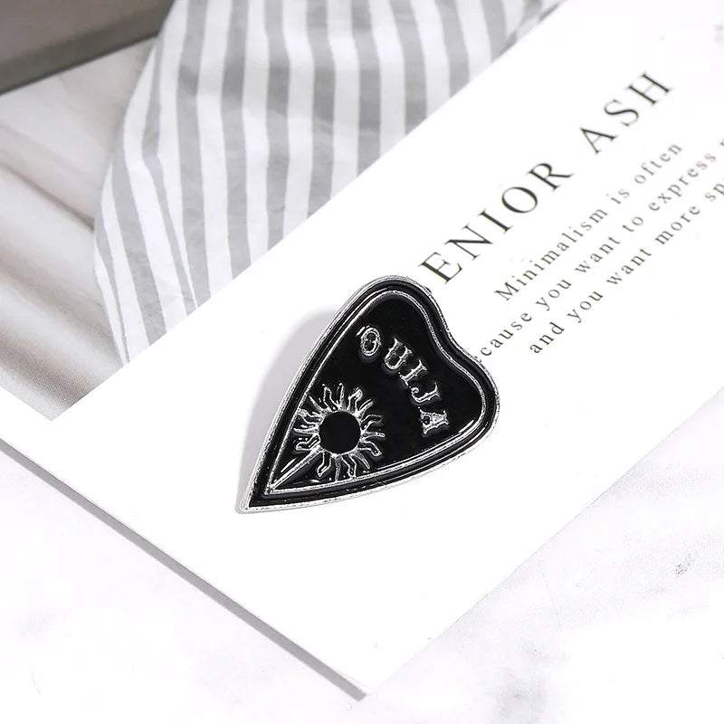Punk Dark Brooch Collection Enamel Pins Skull Bat Witch Skeleton Coffin Metal Lapel Pin Button Badge Gift Halloween Jewelry