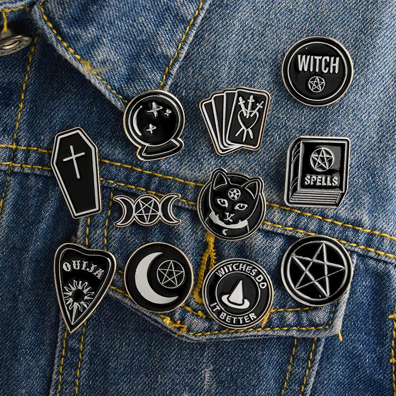 Punk Dark Brooch Collection Enamel Pins Skull Bat Witch Skeleton Coffin Metal Lapel Pin Button Badge Gift Halloween Jewelry