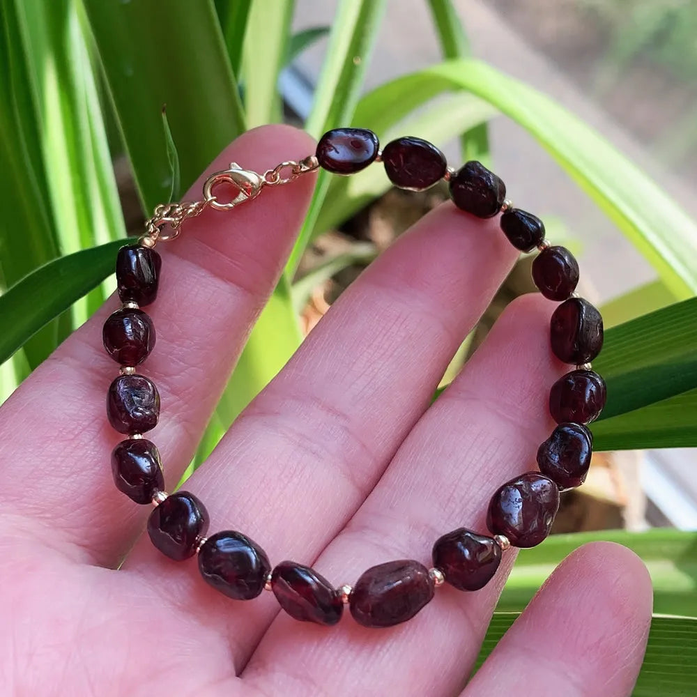Rock Quartz Natural Gem Stone Bracelet for Women Irregular Chip Gravel Nugget Red Garnet Crystal Bracelet Blessing Jewelry Reiki