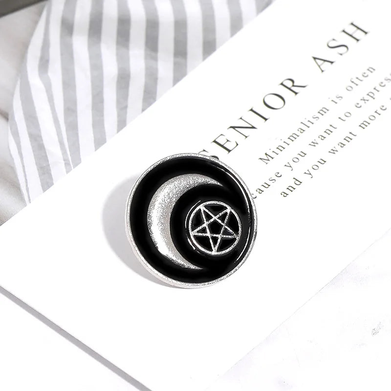 Punk Dark Brooch Collection Enamel Pins Skull Bat Witch Skeleton Coffin Metal Lapel Pin Button Badge Gift Halloween Jewelry
