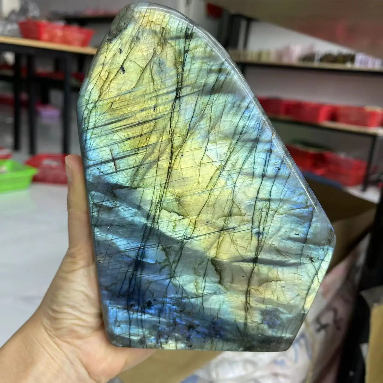 Pretty Natural Crystal Quartz Polished Gemstone Large Labradorite Stone with Blue or Yellow Flashy
