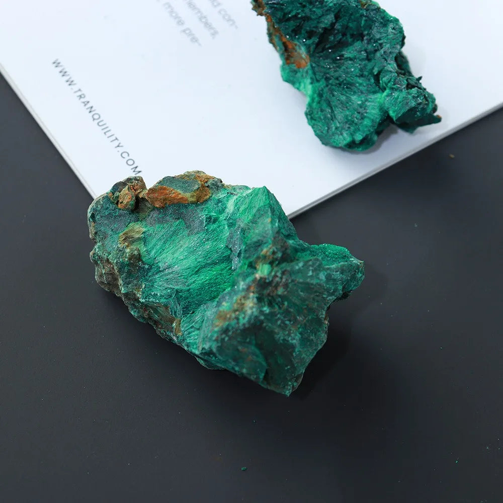 High Quality Natural Rough Malachite Raw Stone Malachite Crystal Clastic Rock Cube Collectible Minerals Specimen for Decoracion