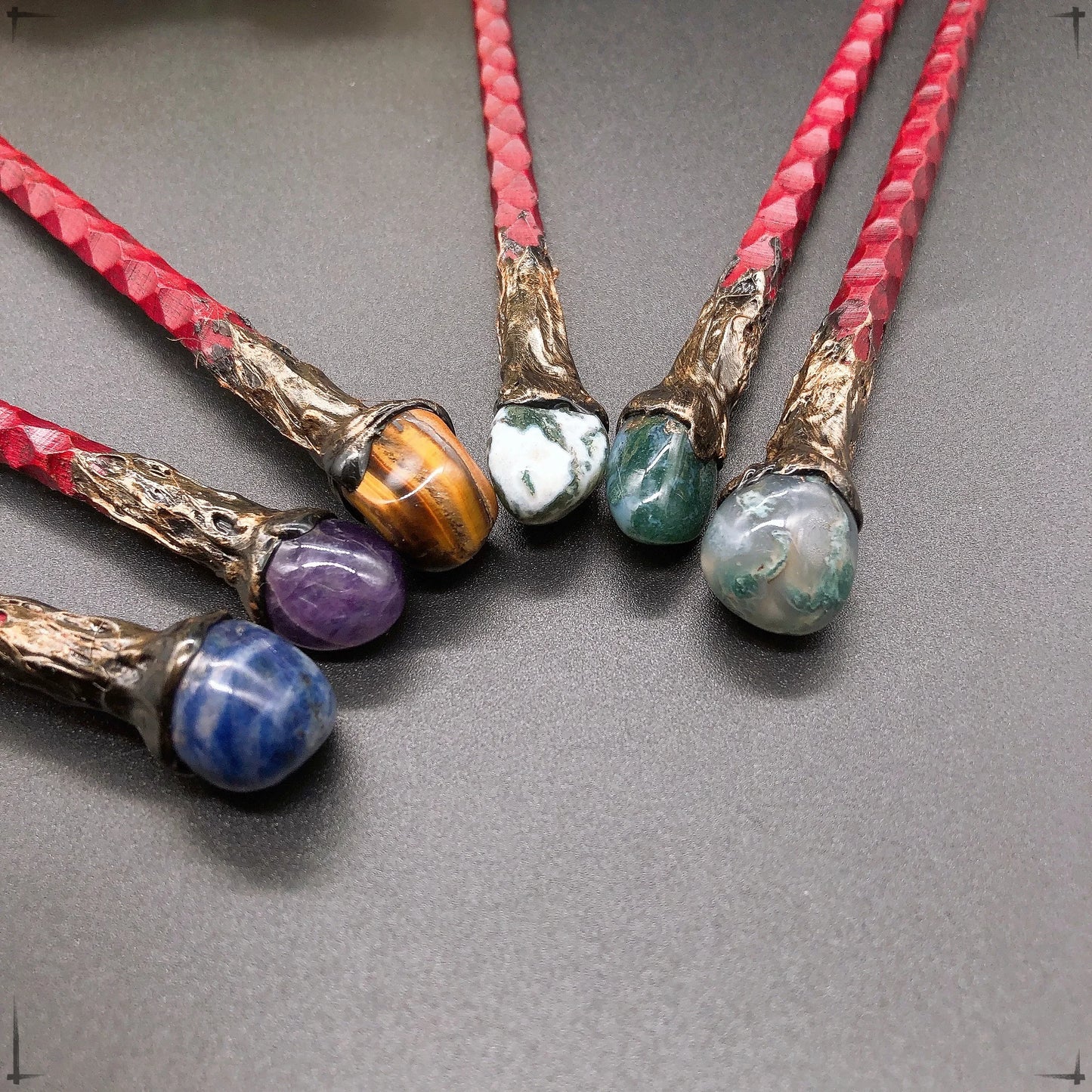 19CM Natural Crystal Stones Magic Wand Witch Amethyst Tiger Eye Stone Labradorite Red Agate Home Decoration Witchcraft Gift