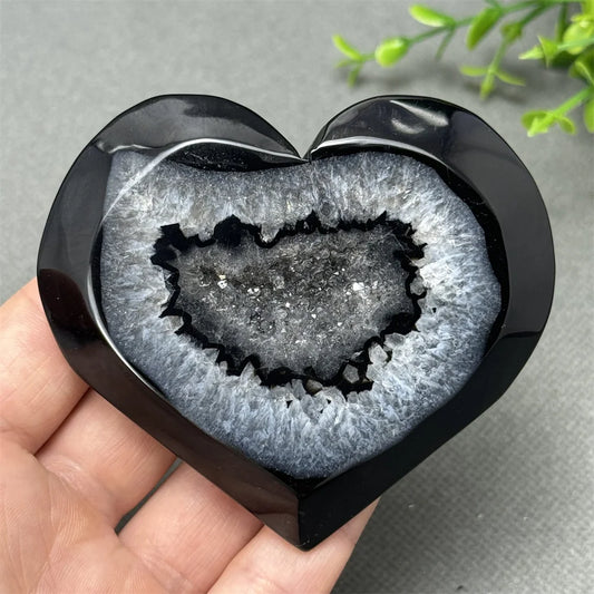 Natural Gemstone Black Agate Geode Heart Shaped Crystal Reiki Energy Healing Meditation Witchcraft Home Garden Decoration Exorci