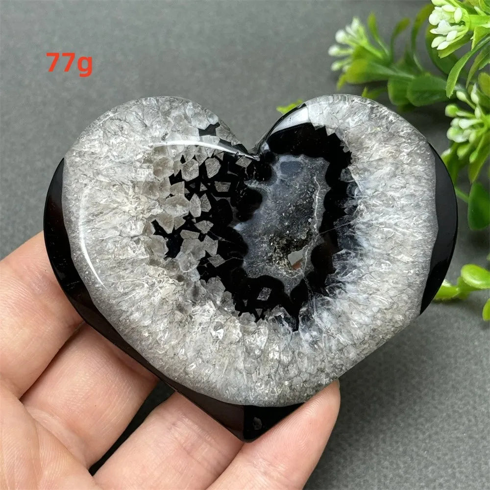 Natural Gemstone Black Agate Geode Heart Shaped Crystal Reiki Energy Healing Meditation Witchcraft Home Garden Decoration Exorci
