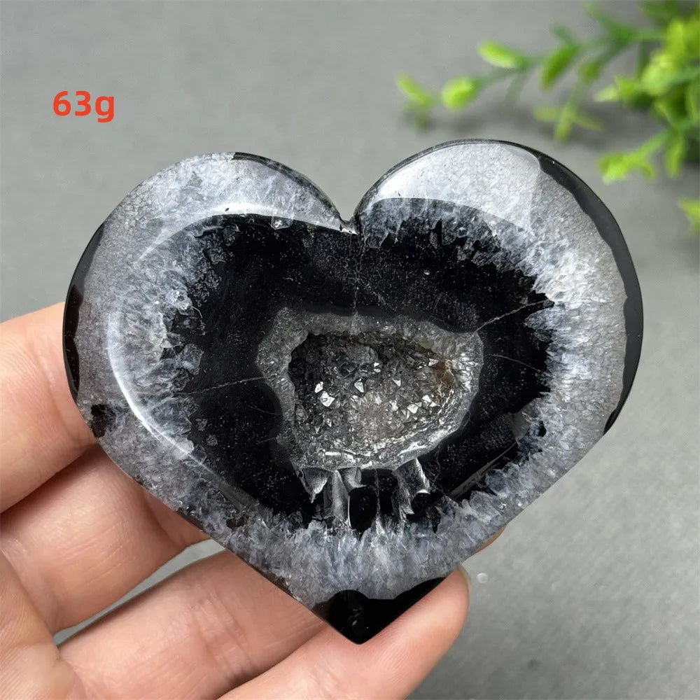 Natural Gemstone Black Agate Geode Heart Shaped Crystal Reiki Energy Healing Meditation Witchcraft Home Garden Decoration Exorci