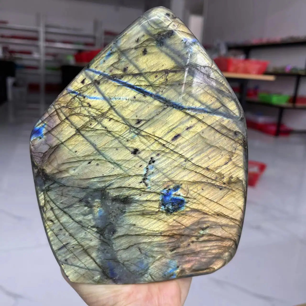Pretty Natural Crystal Quartz Polished Gemstone Large Labradorite Stone with Blue or Yellow Flashy