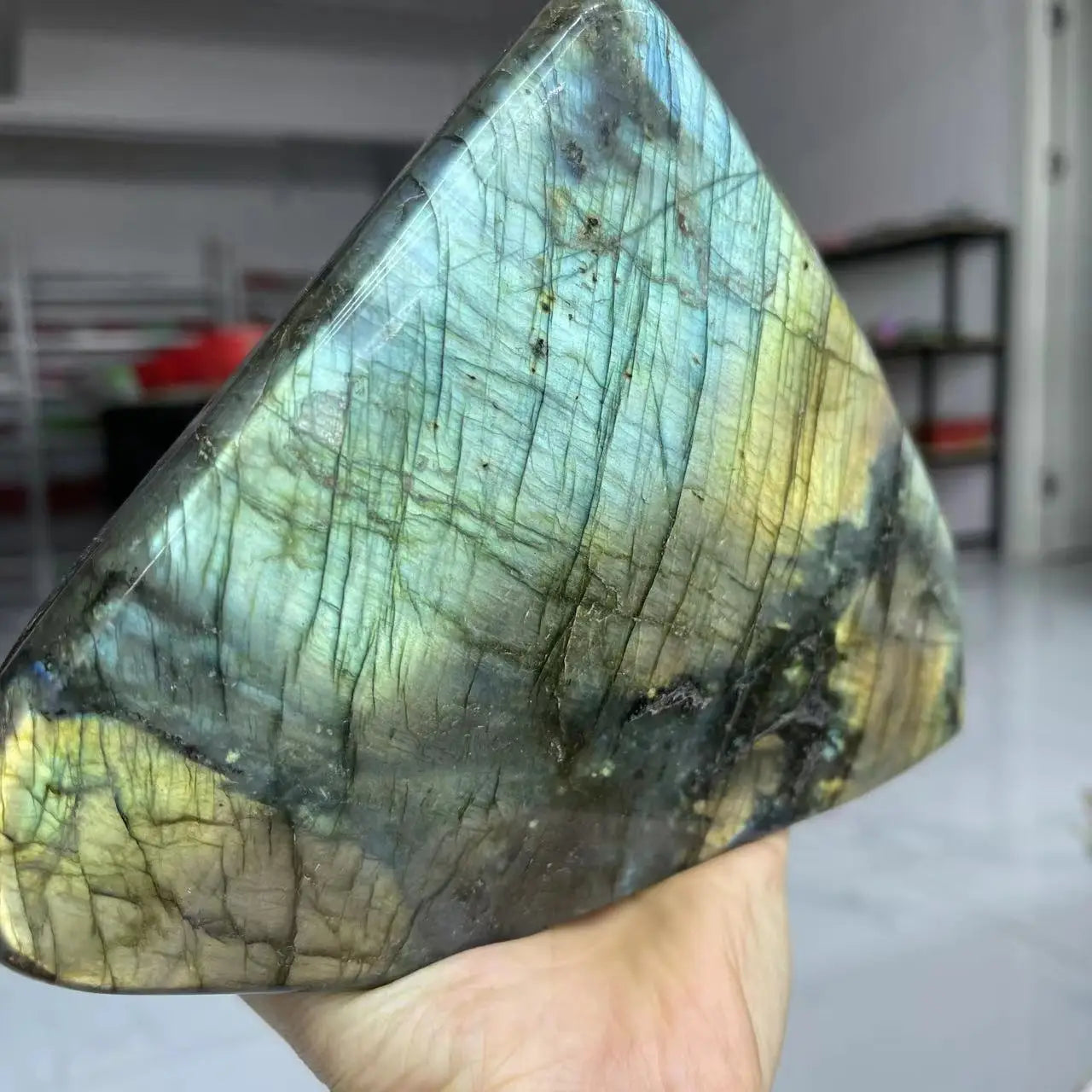 Pretty Natural Crystal Quartz Polished Gemstone Large Labradorite Stone with Blue or Yellow Flashy