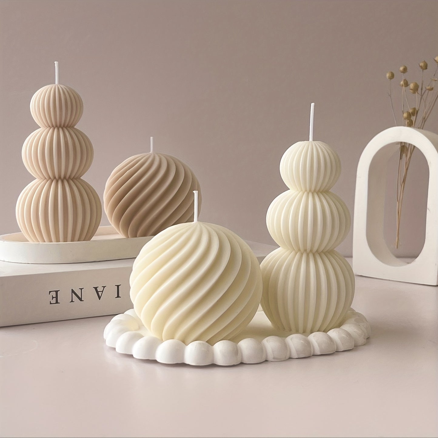 [Single Beeswax Wave Ball Candle] Minimalist Nordic Style Wave Ball Artistic Aromatherapy Candles - Single-Wick Beeswax & Soy Wax Blend, Romantic Geometric Design Candle for Indoor & Outdoor, Spice Scented, Ideal for Valentin