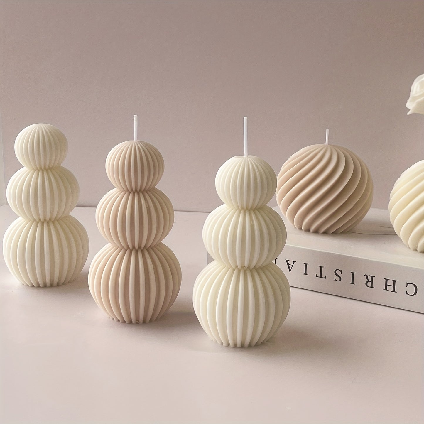 [Single Beeswax Wave Ball Candle] Minimalist Nordic Style Wave Ball Artistic Aromatherapy Candles - Single-Wick Beeswax & Soy Wax Blend, Romantic Geometric Design Candle for Indoor & Outdoor, Spice Scented, Ideal for Valentin